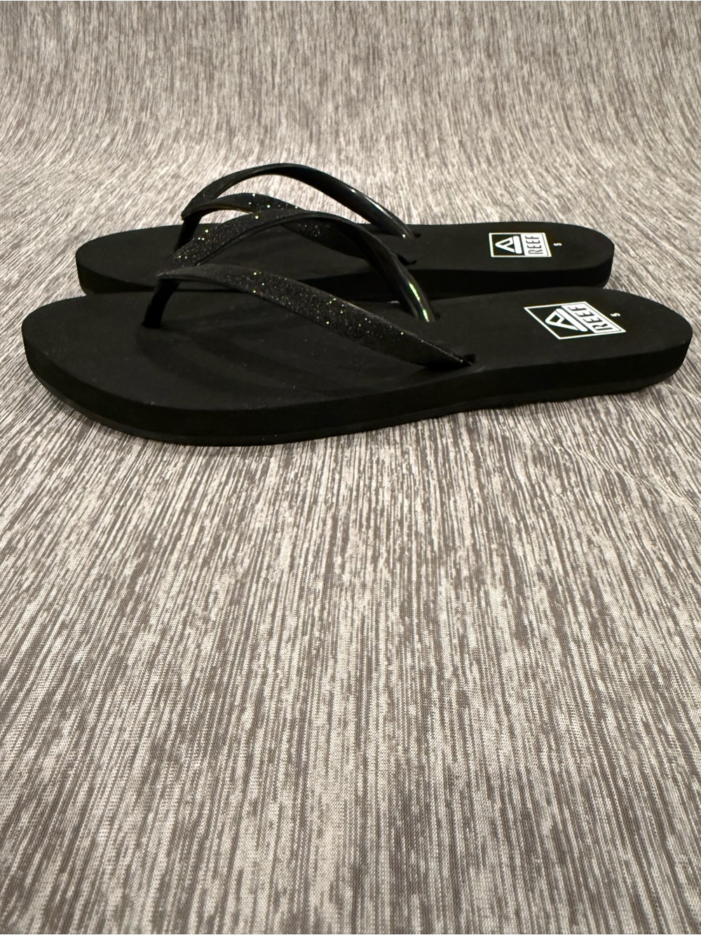 Reef Stargazer Women’s Black Glitter Strap Flip Flop Sandals
